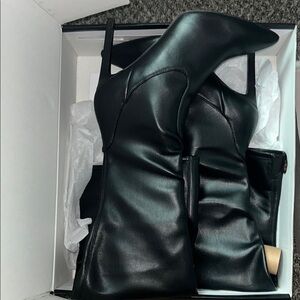 Nine West Black Heeled Boots Sleek Design